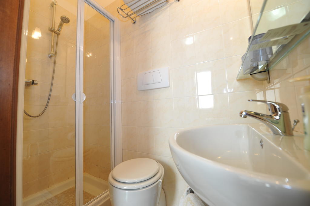 Villa Gli Olivi Calci Zimmer foto